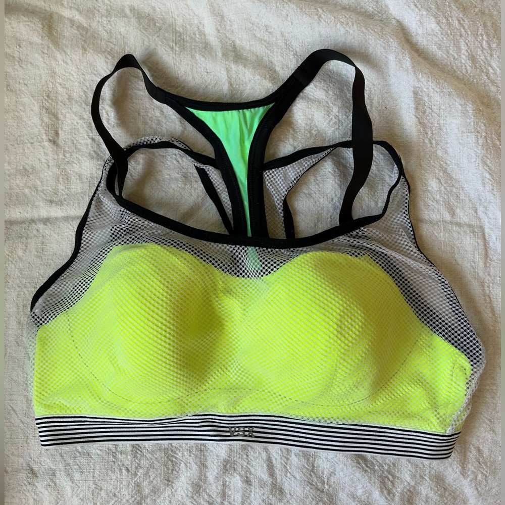 “VSX Sport” bra, size 36B with underwire/slight padding/mesh & adjustable straps